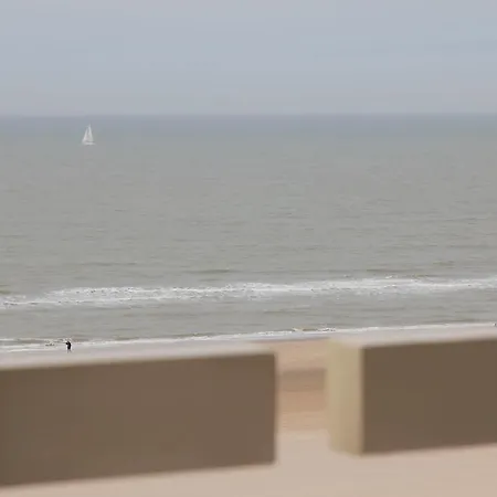 Aan Het Strand Apartment *